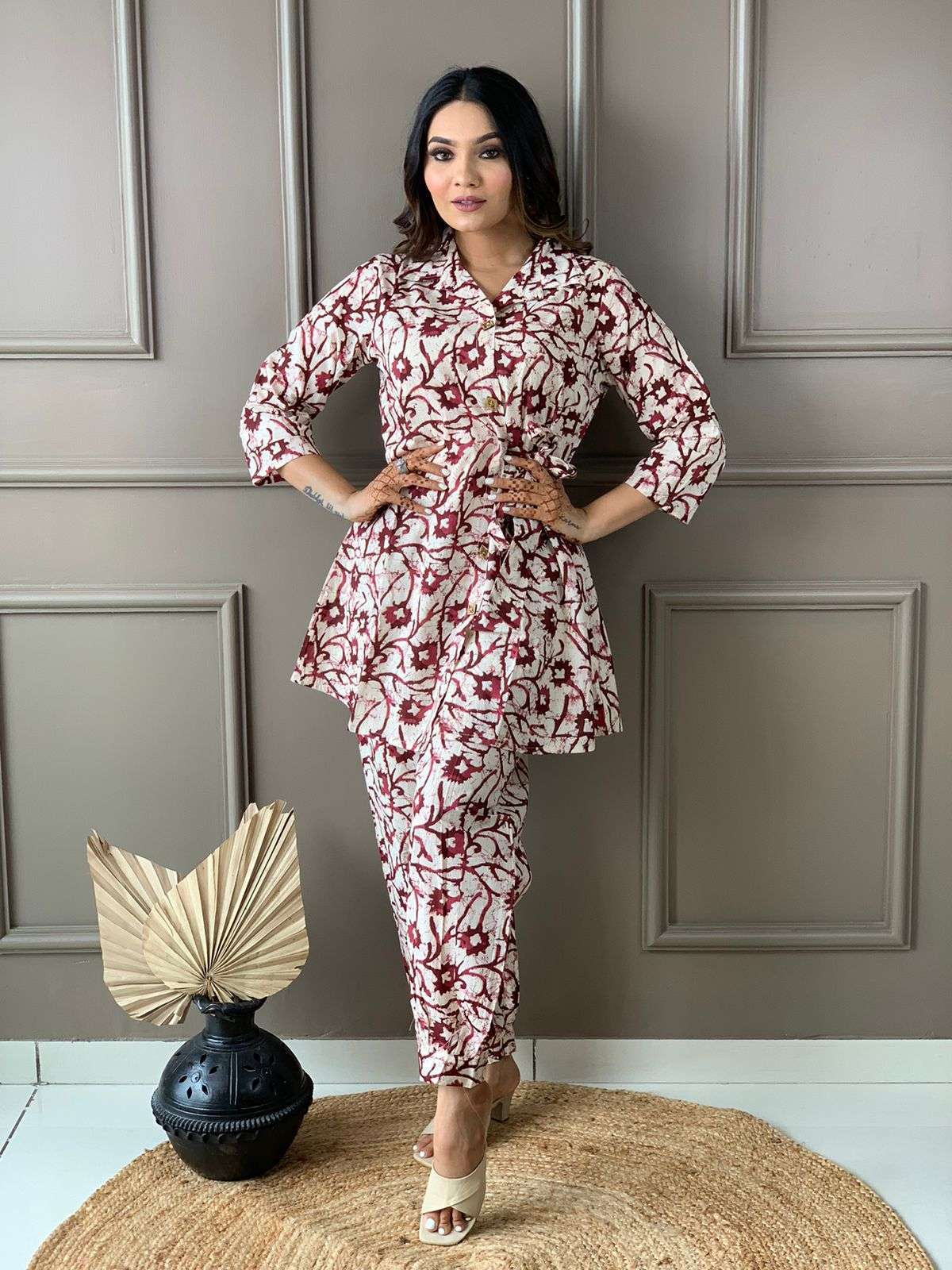 Cream & Pink Ikat Printed Kurta With Skirt Set – DIVAWALK | Online Shopping  for Designer Jewellery, Clothing, Handbags in India