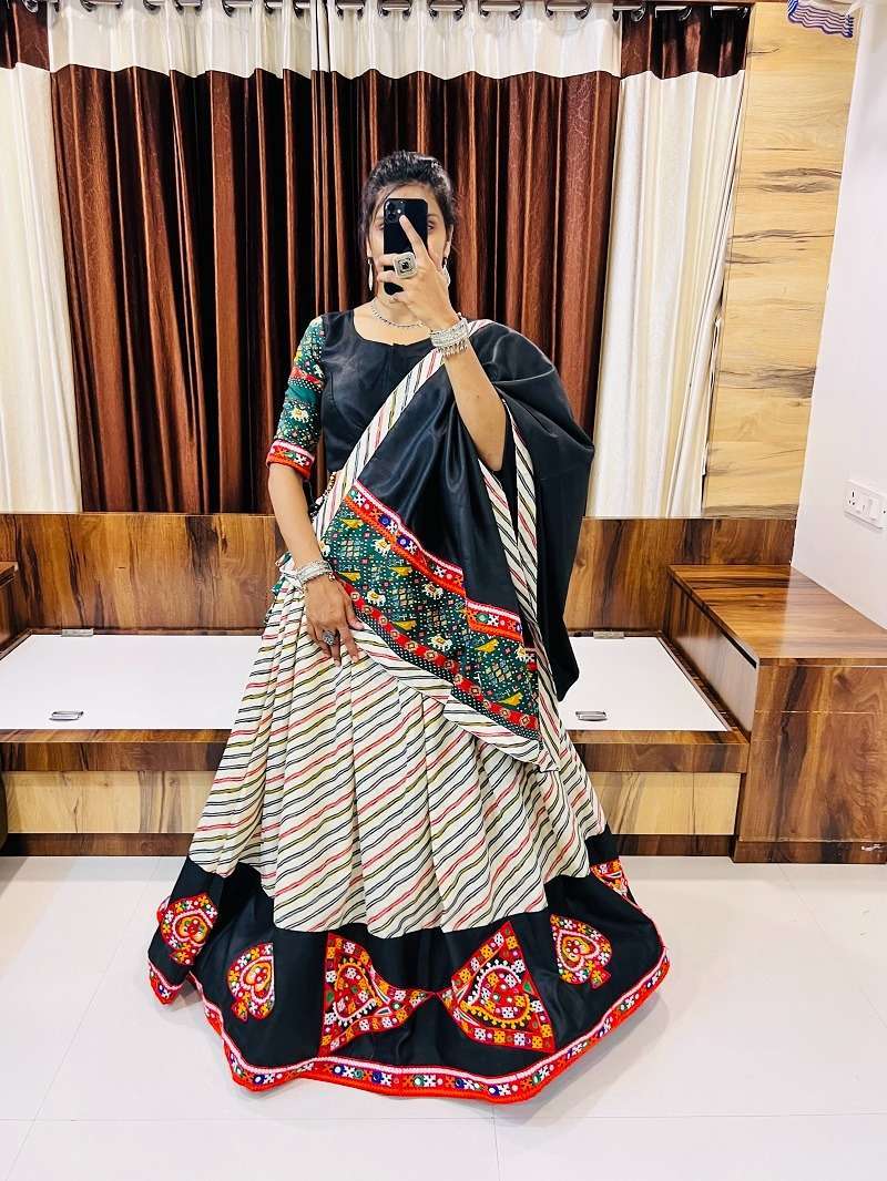 Buy Designer Festival Navratri Style Lehenga Choli With Dupatta Wholesale  2023 - Eclothing