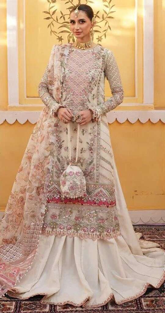 Mahnur Vol 33 Beautiful Pakisatni Salwar Kameez Wholesale 