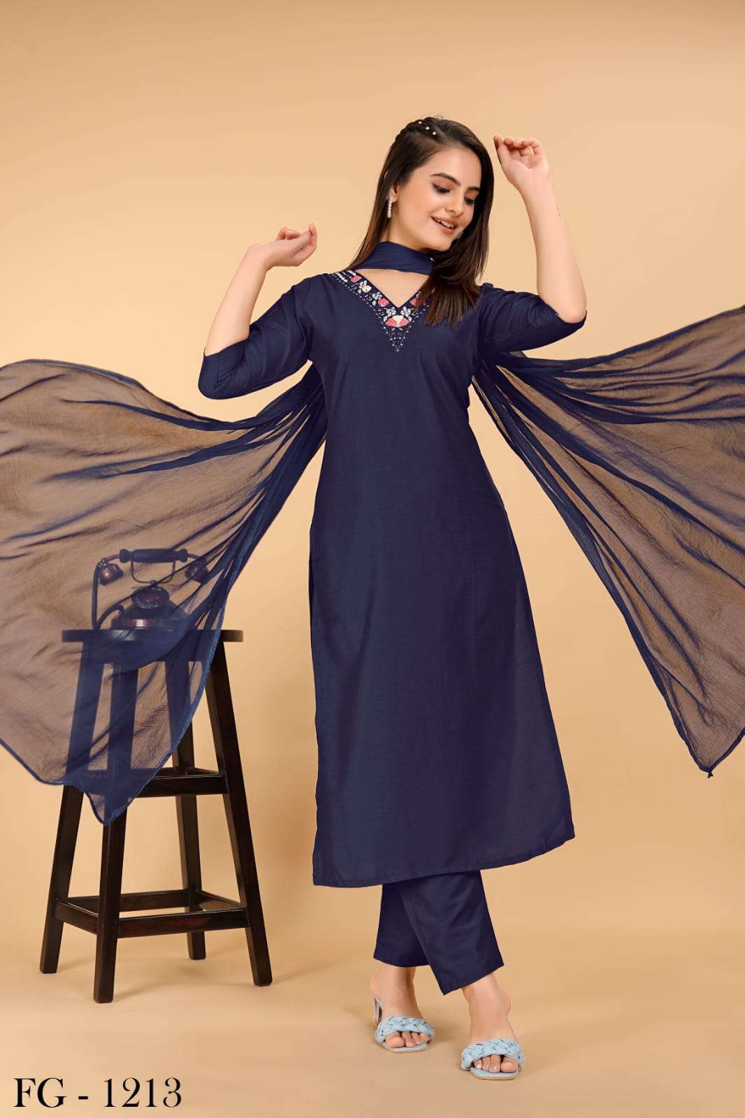 Artriddh Plain Kurtis pant with Dupatta wholesale