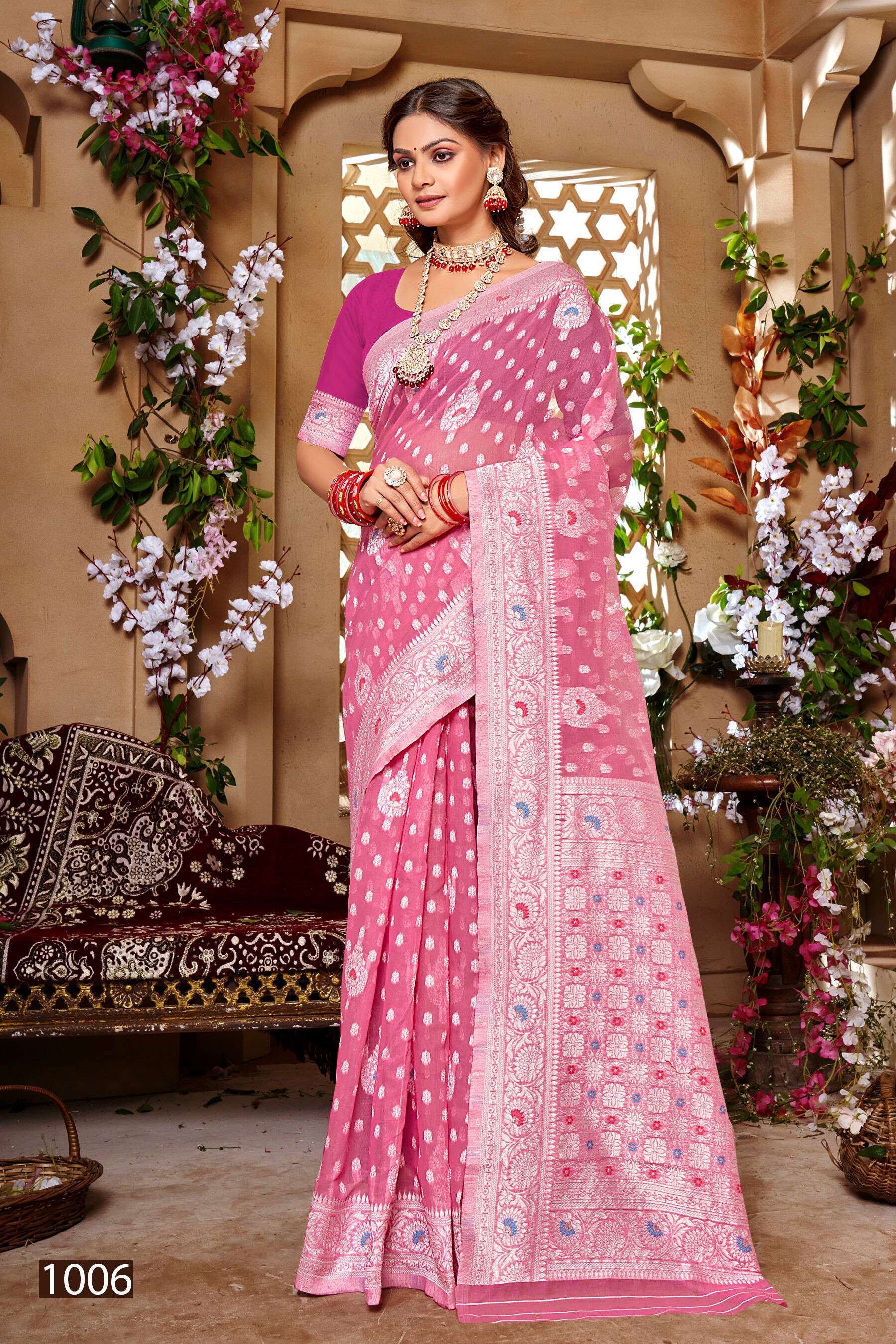 Wedding Woven Surat Designer Saree, Silk Blend, 6.3 m (With Blouse Piece)  at Rs 1998/piece in Surat