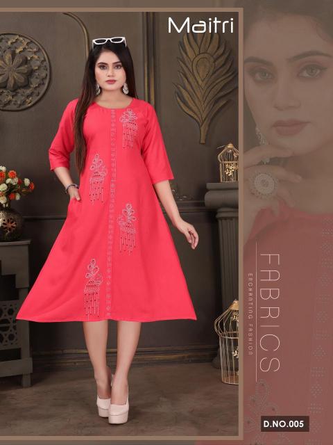 TRENDY MAITRI Ladies Kurtis in Surat