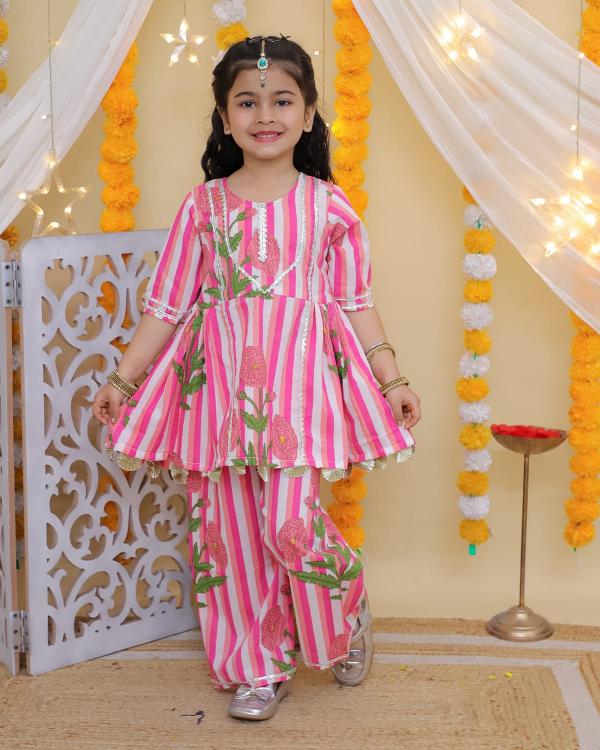 TINY KIDS PINK FLORAL PRINTED KURTI PANT SET WHOLESALE SURAT