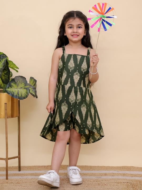 TINY KIDS STYLISH GREEN FROCK WITH SHORTS CO-ORD SET WHOLESALE SUPPLIER IN SURAT