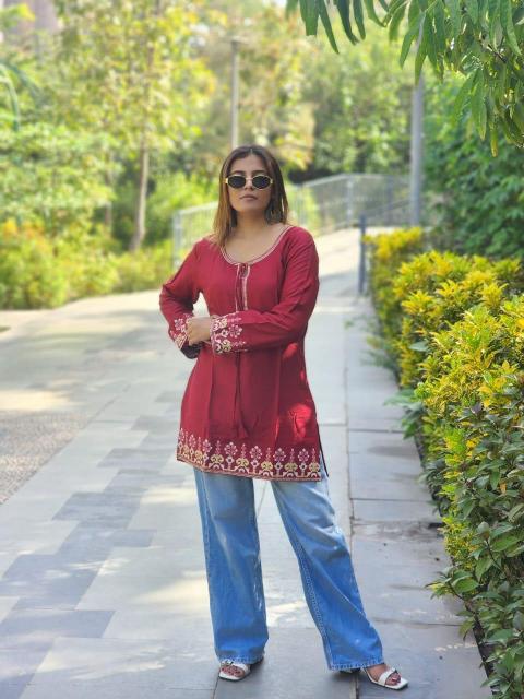 Embroidery work heavy reyon short tops branded kurtis wholesale