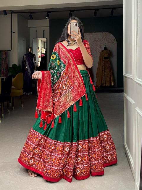 Maharani Green Dola Silk Lehenga choli boutique suppliers in Delhi