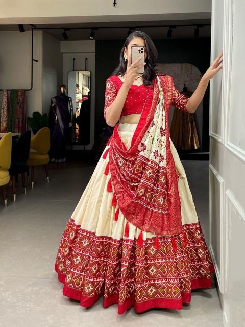 Maharani White Dola Silk Lehenga choli wholesale market in Delhi