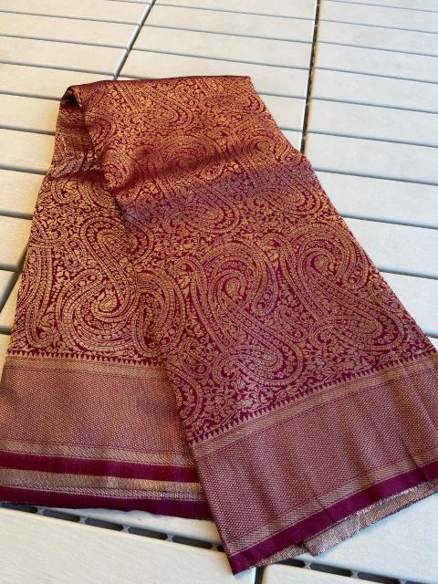 Soft luxurious khadi silk saree & pallu with blouse surat saree wholesale