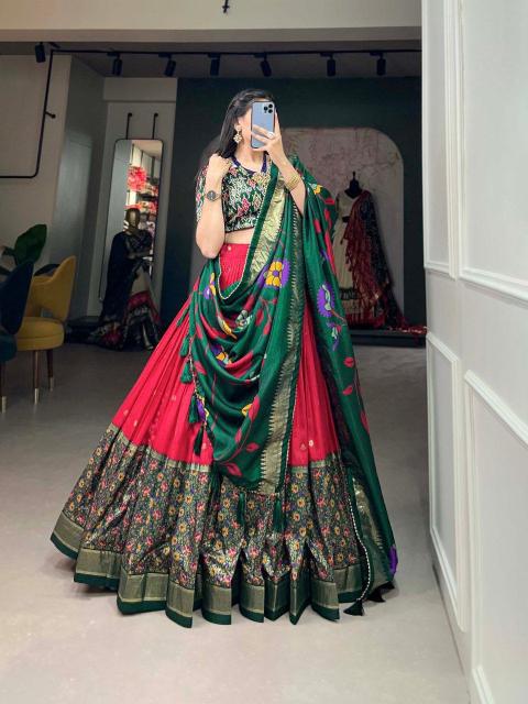 Fuldi Dola Silk Red Bridal lehenga choli manufacturers in Ahmedabad