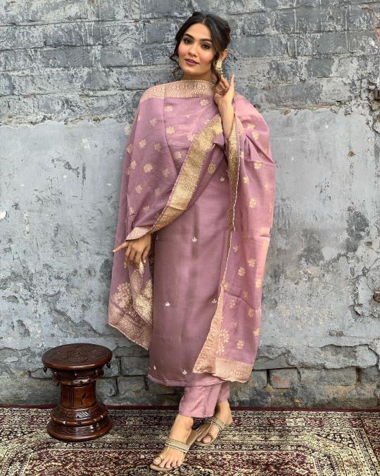 Bitto vaani onion viscose chanderi 3 pcs kurti womens wholesale clothing