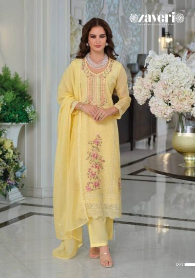 Zaveri Raabta Indian salwar kameez market in Mumbai
