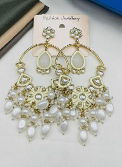 Festival Wear White Kundan Pearl Earrings Imitation jewellery wholesale suppliers in Kutch