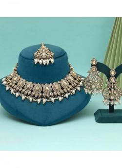 Party Wear Gold Color Pakistani Kundan Artificial jewellery supplier in India