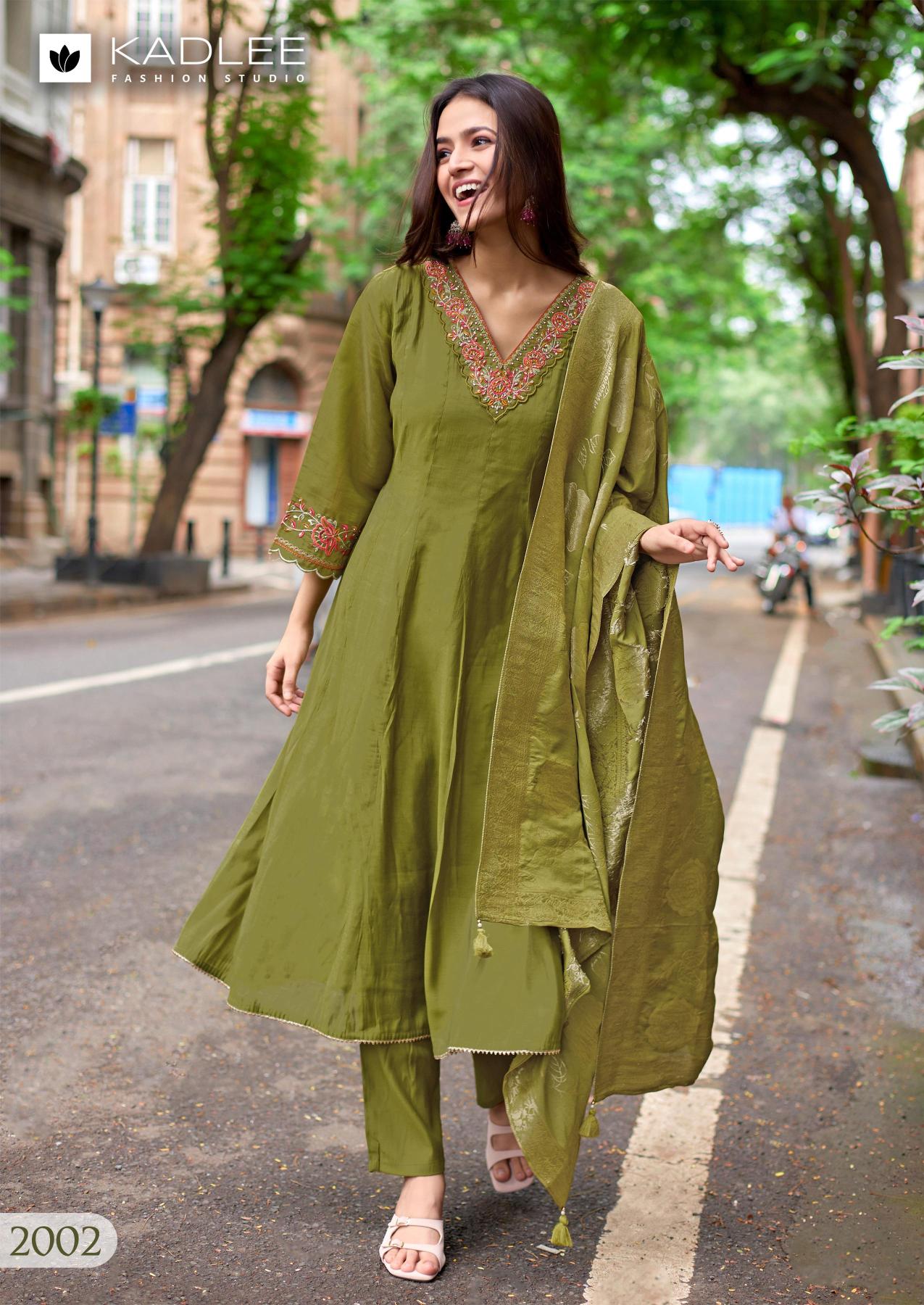Kadlee morni 3 pcs ahmedabad kurti market wholesale shop