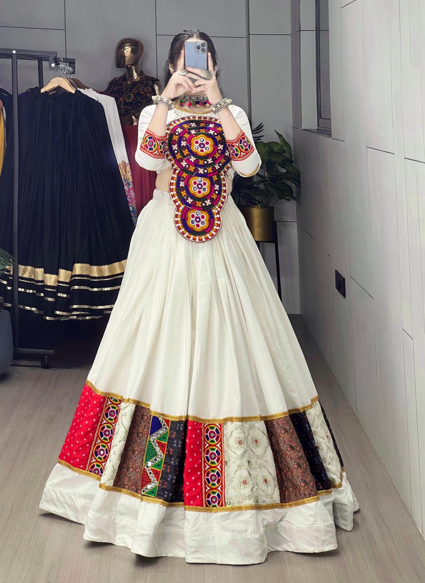 Vaayroo Ethnic Fancy To Lehenga Choli Manufacturers in Delhi