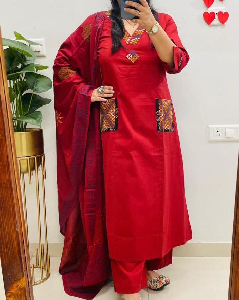 Bitto 3pcs v neck red kurtis wholesale