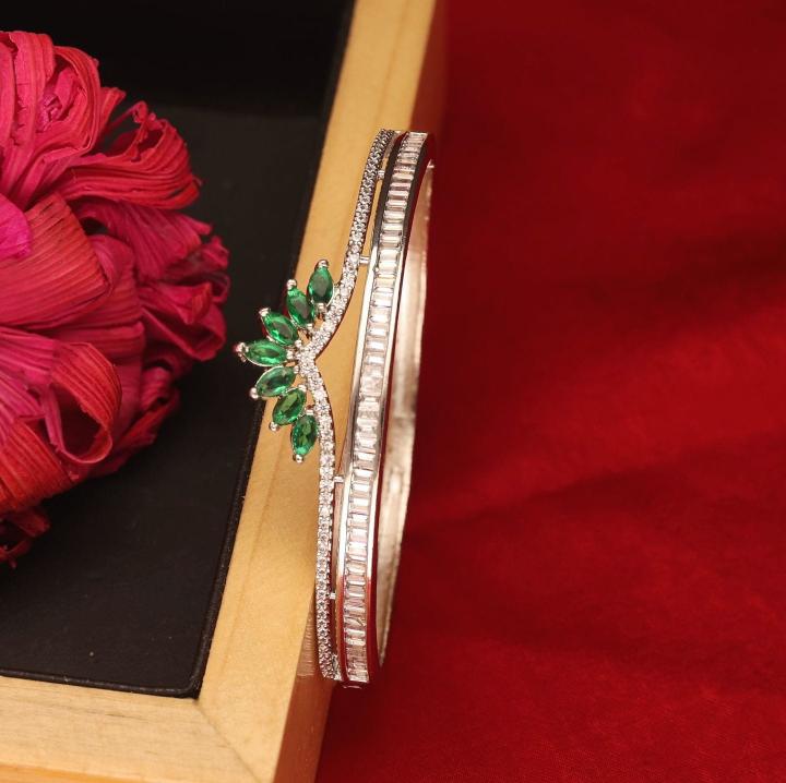 Anti tarnisha silver plated american daimong bracelet 572 Artificial jwellery export market in Surat