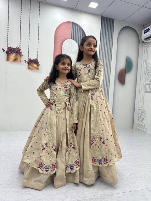 Pc 528 Vichitra White Kids clothing wholesale prices in Hyderabad