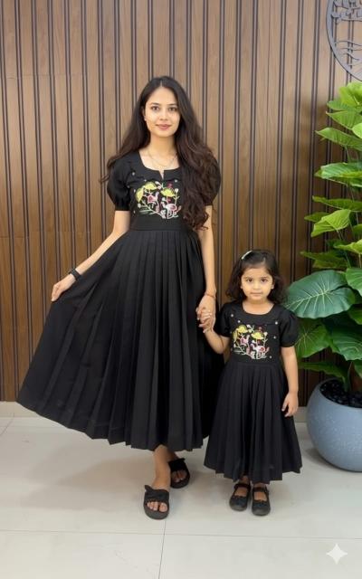 MOTHER DAUGHTER COMBO roman cotton Black Children wear wholesale Pune