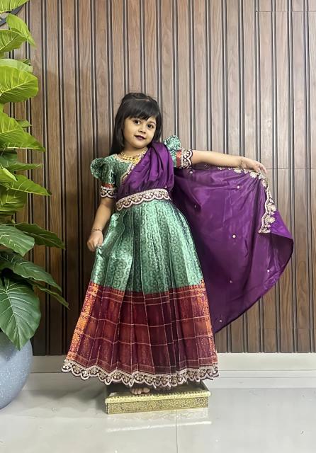 kids gown kanjivaram silk Green Kids ethnic wear supplier in Kolkata