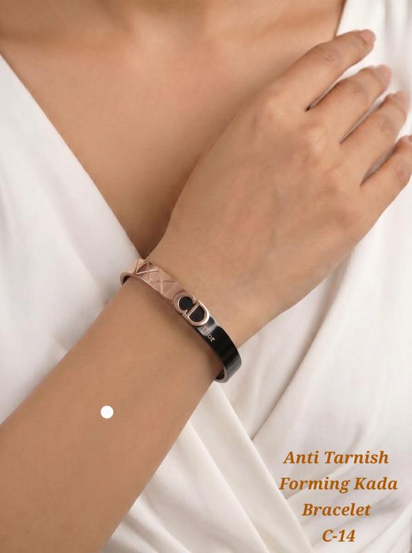 Anti tarnisha forming kada bracelet c 14 Surat artificial jewelry market