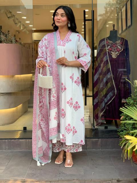Jaipuri 3pcs wholesale rate kurtis in ahmedabad 