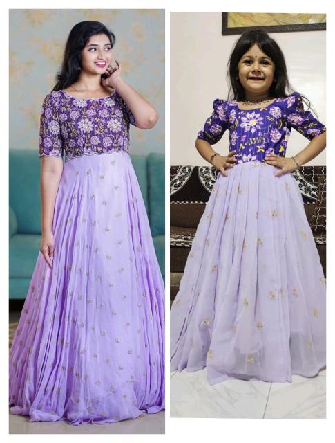 NEW LAUNCING mother daughter combo GOWN Georgette silk Purple Baby kurti supplier in Mumbai