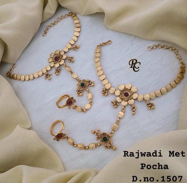 Rajwadi Met Pocha  1507 Wholesale fashion jewelry in Ahmedabad