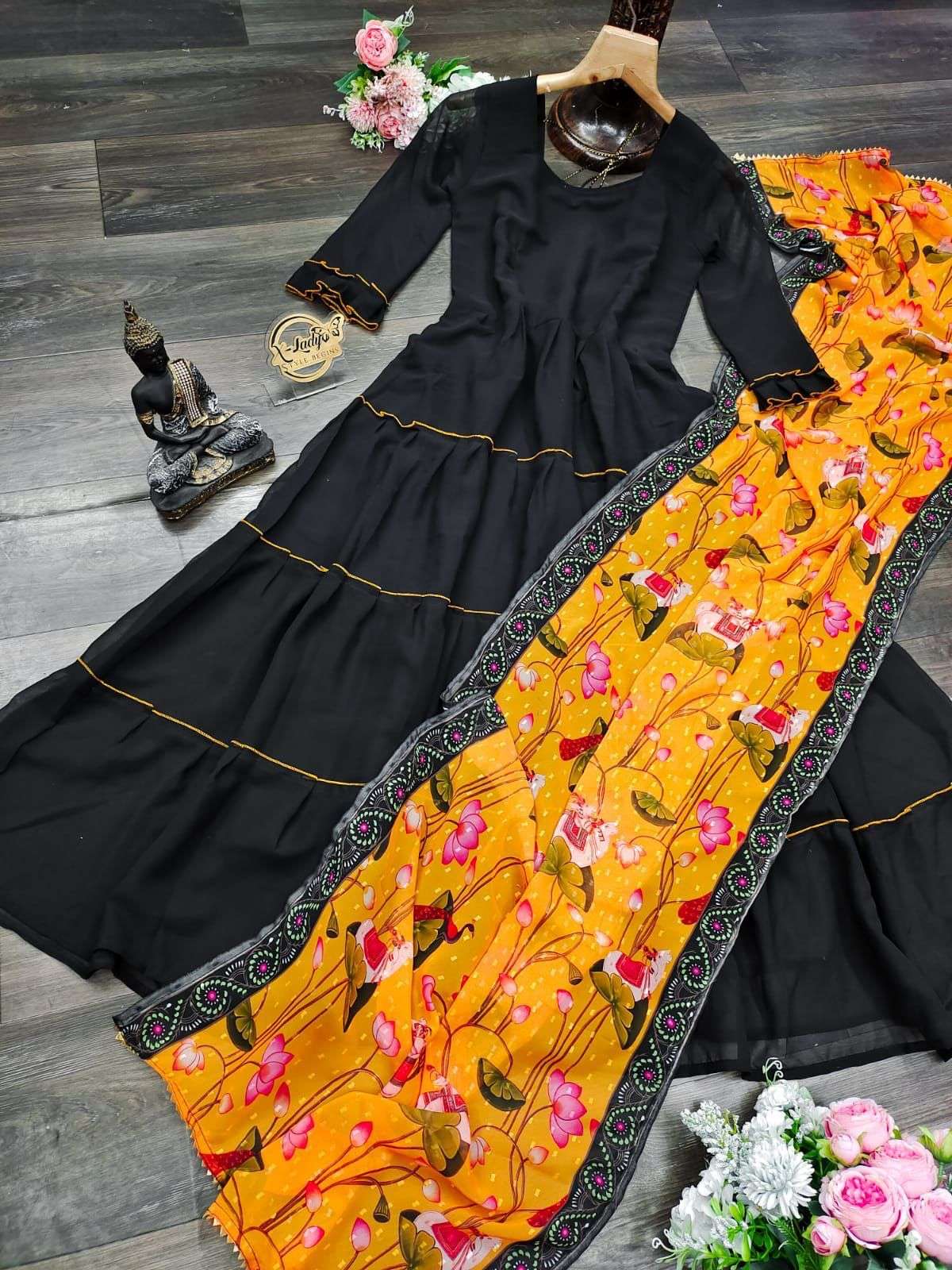 Prominent Black Colored Casual Wear Printed Muslin Kurti