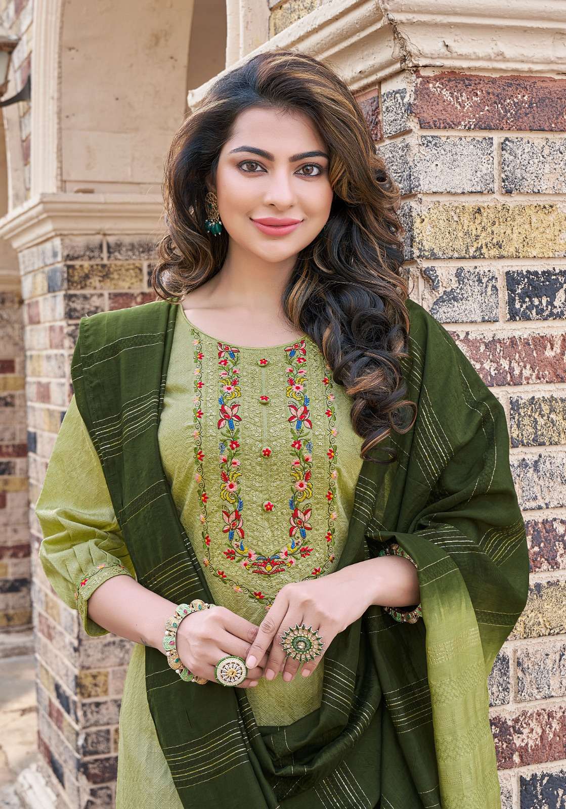 pink mirror twilight designer kurti pent duppta cataloge wholesaler
