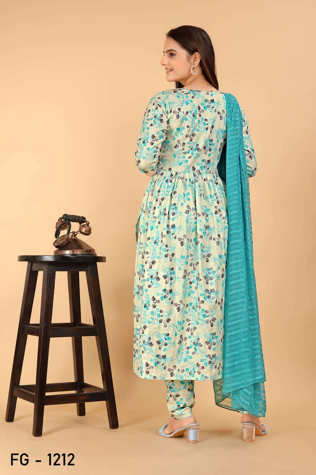 The Red Lion Enterprise Anarkali Kurti Hose Für Damen, Bestickt