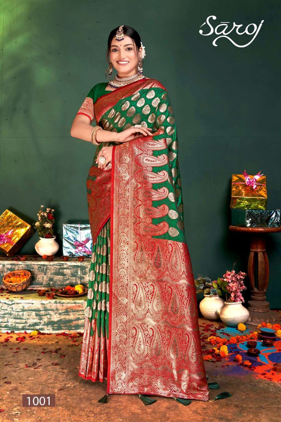 Anahita Pari Apricot Banarasi Handwoven Silk Saree – Estie Couture