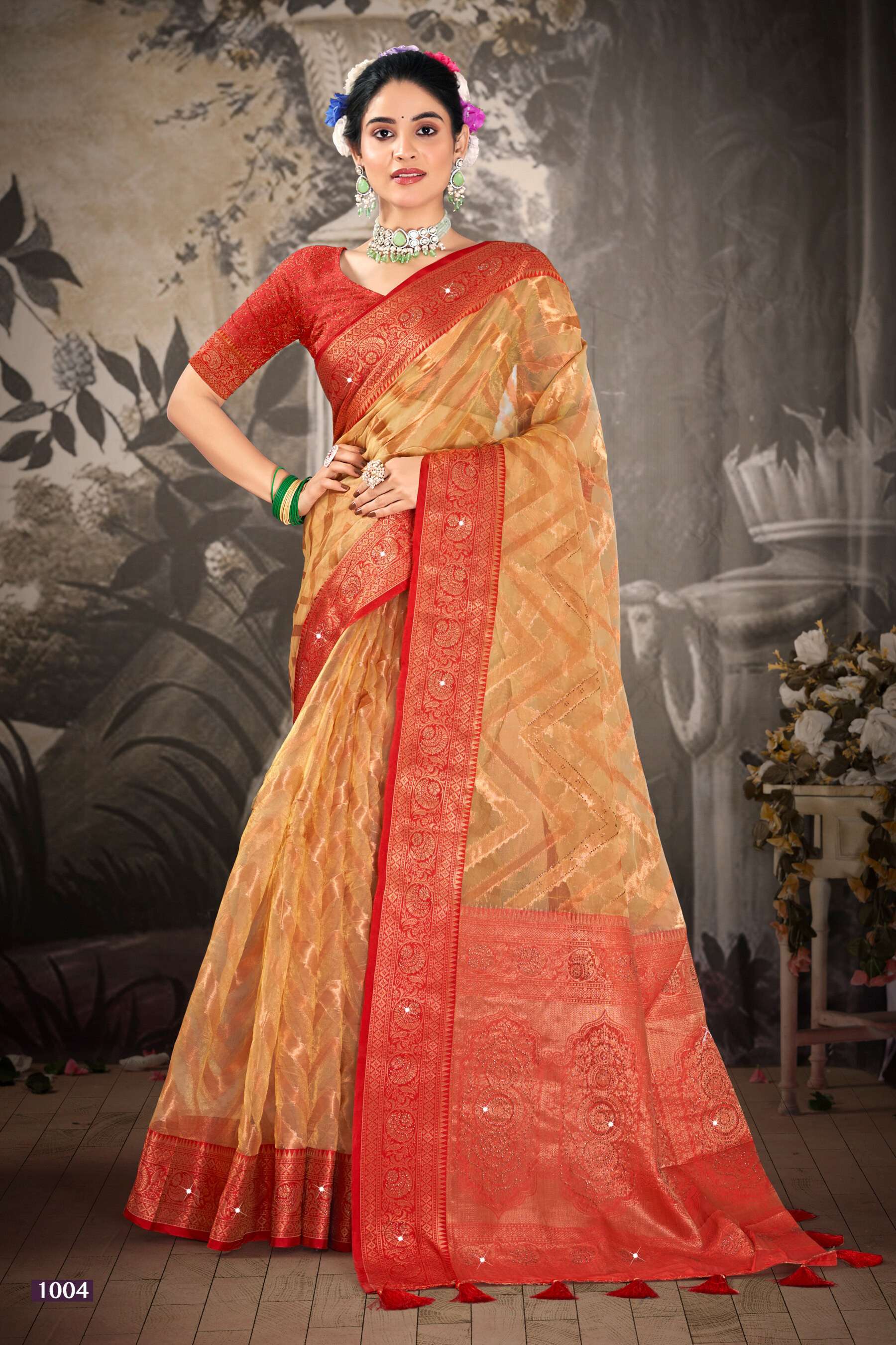 Wholesale Saree Online - Designer Sarees Rs 500 to 1000 - SareesWala.com