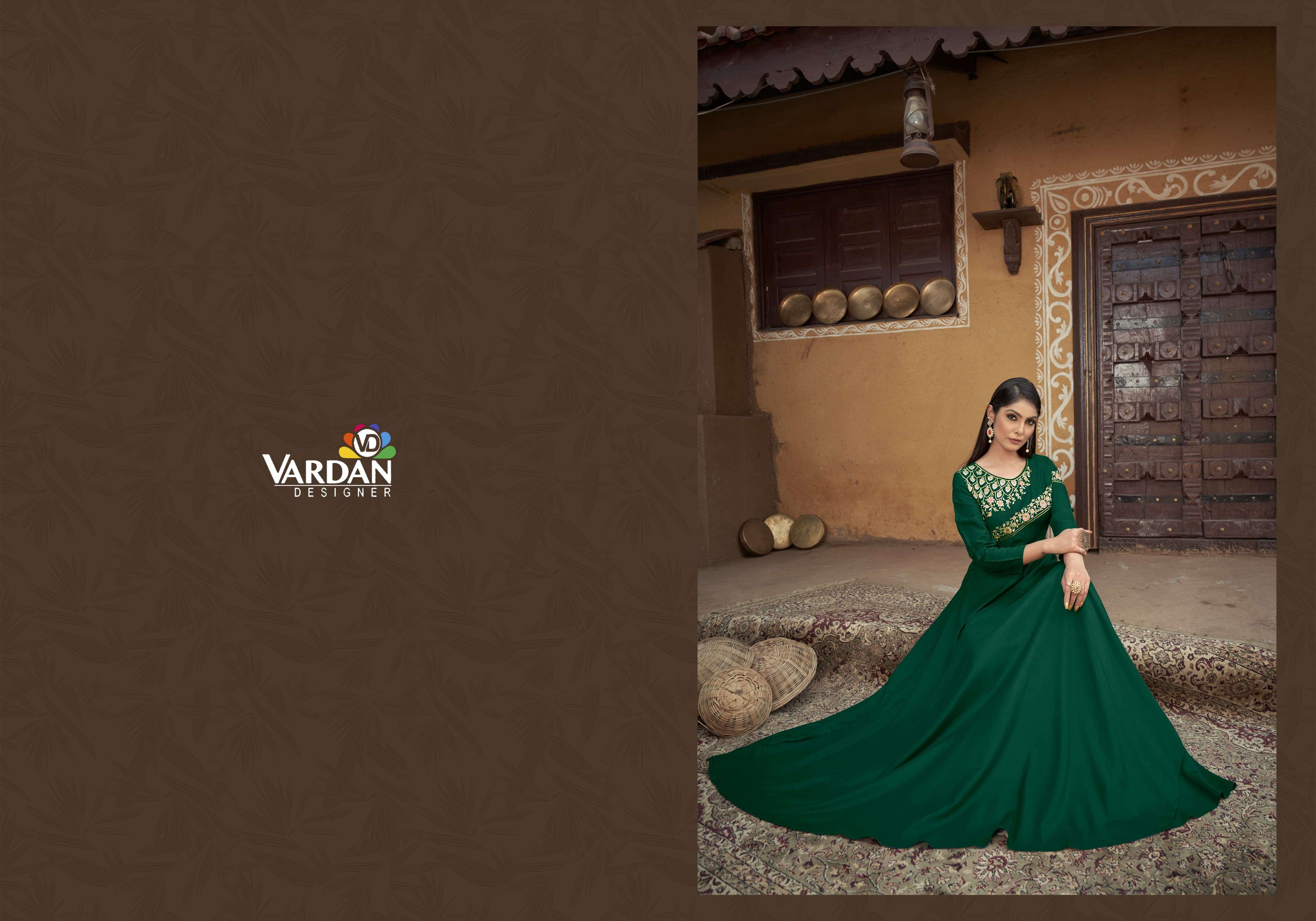 Exclusive Designer Gown at best price in Surat by Textile Bazaar | ID:  10455987097