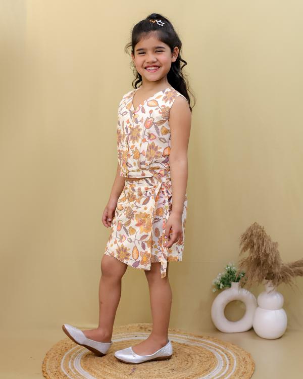 TINY KIDS WAIST COAT TOP & SKORTS CO-ORD SET FOR GIRL MANUFACTURE SURAT