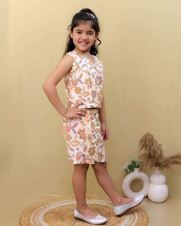 TINY KIDS WAIST COAT TOP & SKORTS CO-ORD SET FOR GIRL MANUFACTURE SURAT