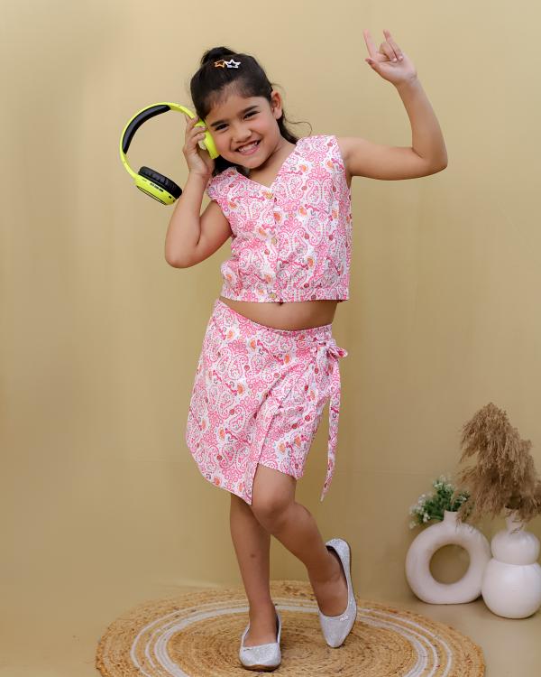 TINY KIDS WHITE WAIST COAT TOP & SKORTS CO-ORD SET FOR GIRL SUPPLIER IN GUJARAT