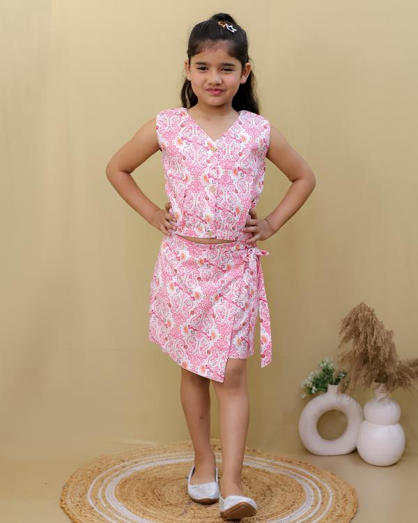 TINY KIDS WHITE WAIST COAT TOP & SKORTS CO-ORD SET FOR GIRL SUPPLIER IN GUJARAT