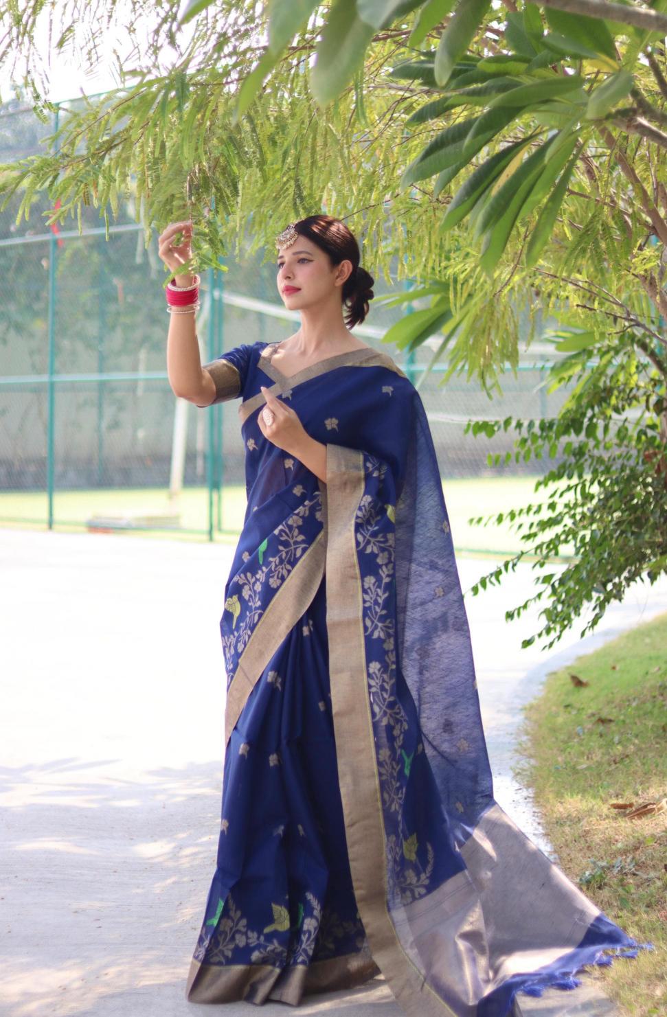 Pure linen silk traditional jamdani type saree & pallu With blouse surat saree wholesale