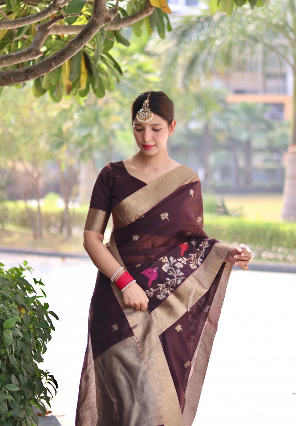 Pure linen silk traditional jamdani type saree & pallu With blouse surat saree wholesale
