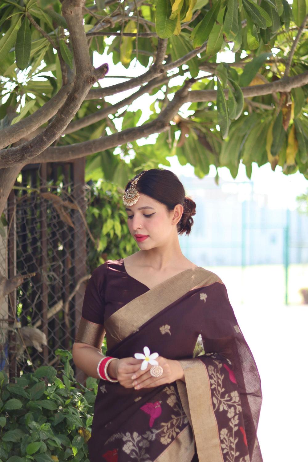 Pure linen silk traditional jamdani type saree & pallu With blouse surat saree wholesale