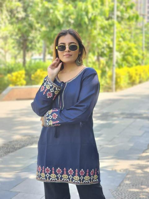Embroidery work heavy reyon short tops branded kurtis wholesale