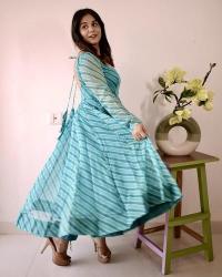 Tabby organza laheriya printed top bottom dupatta premium kurti brands