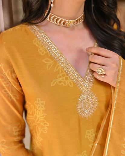 Bitto nora orange rayon v neck 3 pcs ladies clothes wholesale market in surat