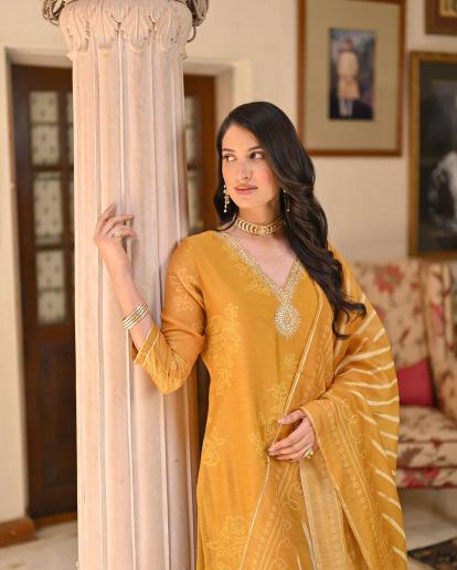 Bitto nora orange rayon v neck 3 pcs ladies clothes wholesale market in surat