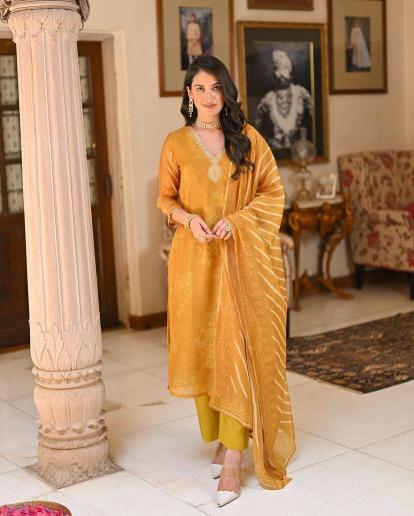 Bitto nora orange rayon v neck 3 pcs ladies clothes wholesale market in surat